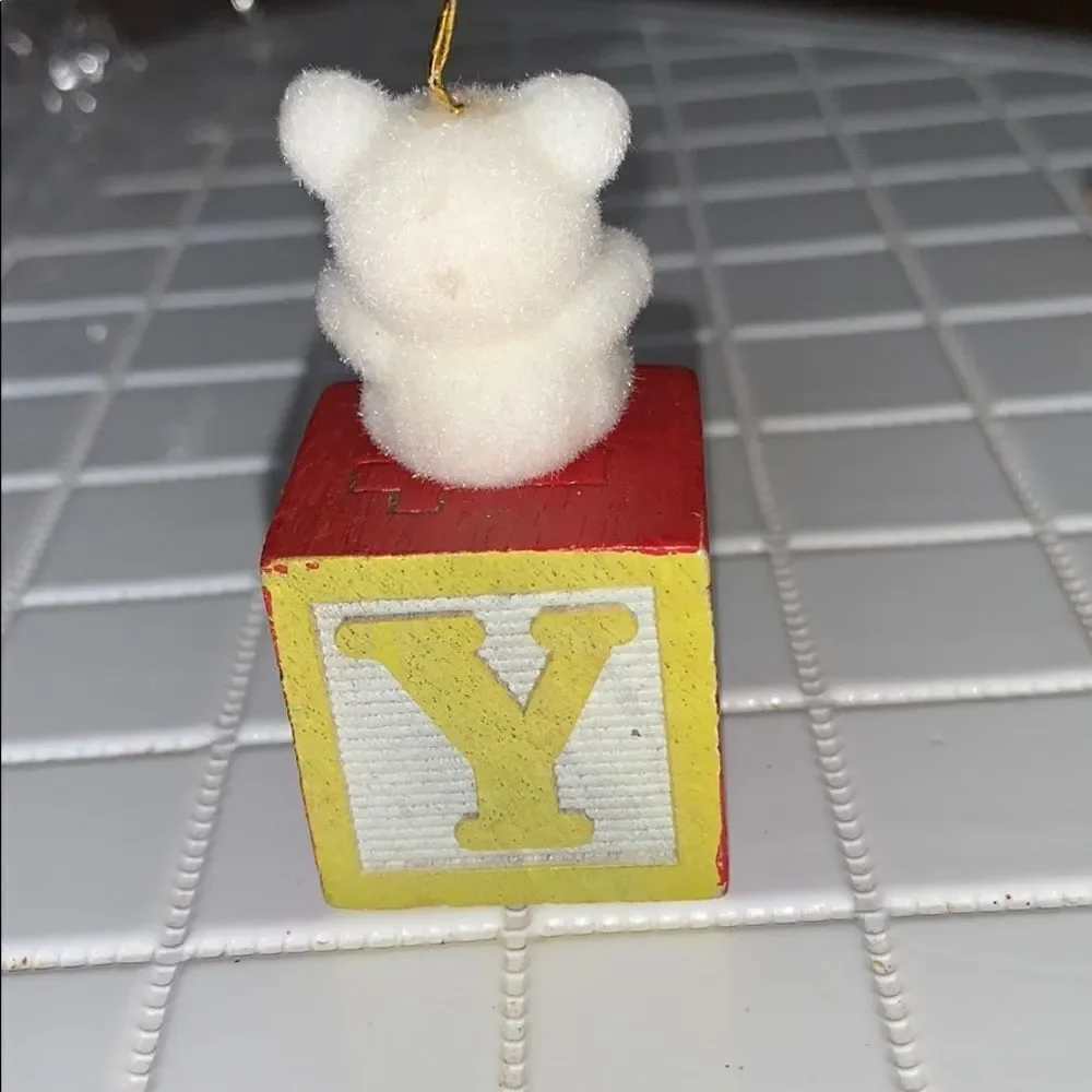 Vtg Enesco‎ bear on a Christmas block ornament